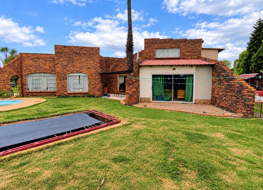 4 Bedroom Property for Sale in Heilbron Free State